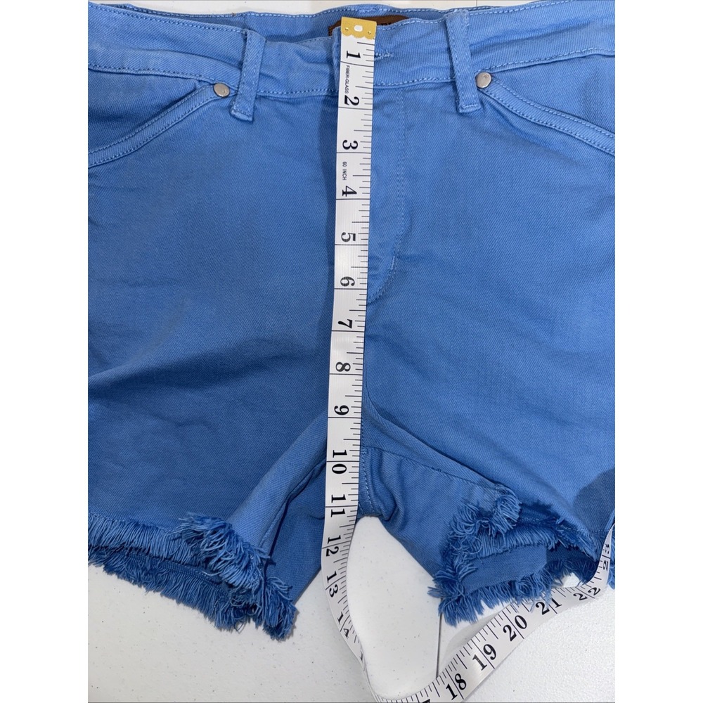 Judy Blue Shorts Women's Size Medium Sky Blue Raw Hem Mid Rise BOHO Festival - Picture 4 of 16